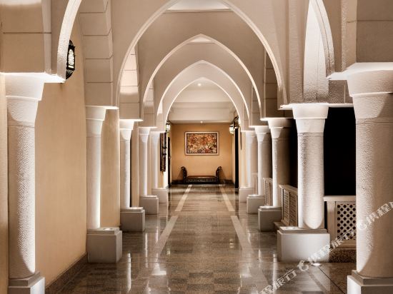 Shangri_La Hotel_Qaryat Al Beri_1.